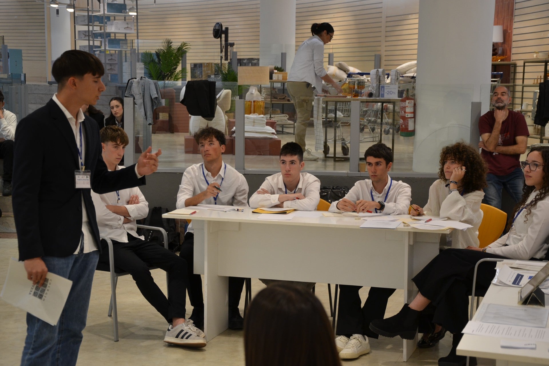 El instituto Misteri d’Elx se alza con la IV edición del Aula de Debate El instituto Misteri d’Elx se alza con la IV edición del Aula de Debate
