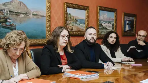Concejales de la oposición municipal de izquierda durante la comisión de Les Naus Concejales de la oposición municipal de izquierda durante la comisión de Les Naus