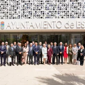 El Ayuntamiento de Estepona y el Cuerpo Consular de Málaga celebran un encuentro que sitúa a la ciudad como referente en cooperación internacional El Ayuntamiento de Estepona y el Cuerpo Consular de Málaga celebran un encuentro que sitúa a la ciudad como referente en cooperación internacional