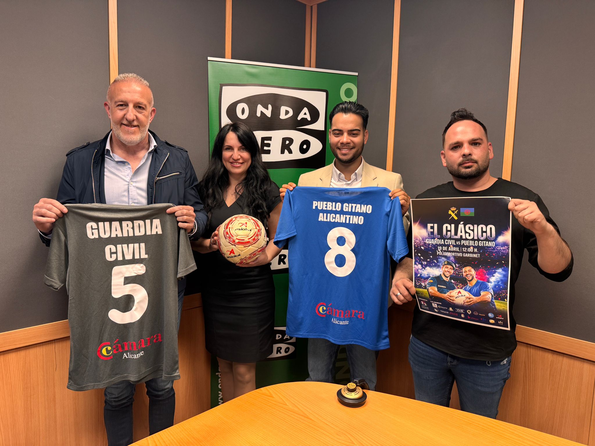 Guardia Civil y comunidad gitana vuelven a verse las caras en Alicante en un partido en el que hay mucho en juego Guardia Civil y comunidad gitana vuelven a verse las caras en Alicante en un partido en el que hay mucho en juego