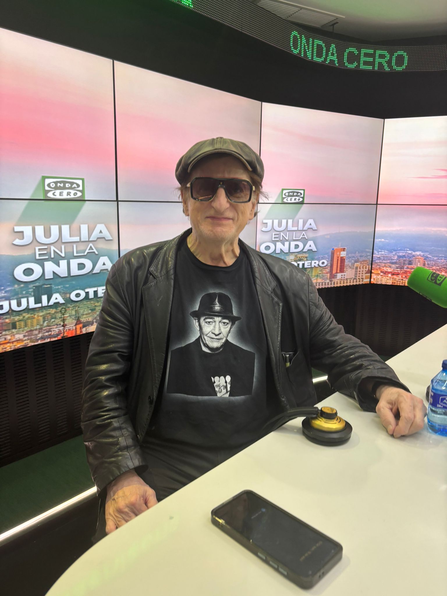 Javier Gurruchaga advierte sobre "los tiempos difíciles" para la música en la actualidad: "Hay censuras y cosas raras" Javier Gurruchaga advierte sobre "los tiempos difíciles" para la música en la actualidad: "Hay censuras y cosas raras"