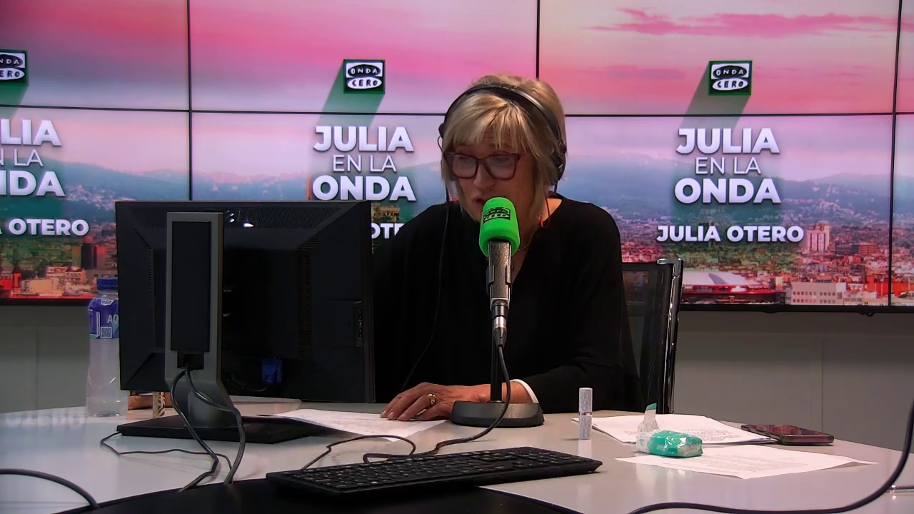 Julia Otero: "El sucesor de San Pedro es mal enemigo porque no se le puede amenazar, ni extorsionar, ni bombardear" Julia Otero: "El sucesor de San Pedro es mal enemigo porque no se le puede amenazar, ni extorsionar, ni bombardear"