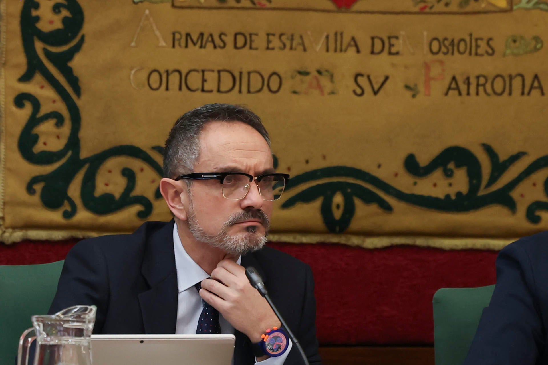 El alcalde de Móstoles, Manuel Bautista, del PP, durante un pleno del Ayuntamiento de la localidad. El alcalde de Móstoles, Manuel Bautista, del PP, durante un pleno del Ayuntamiento de la localidad.