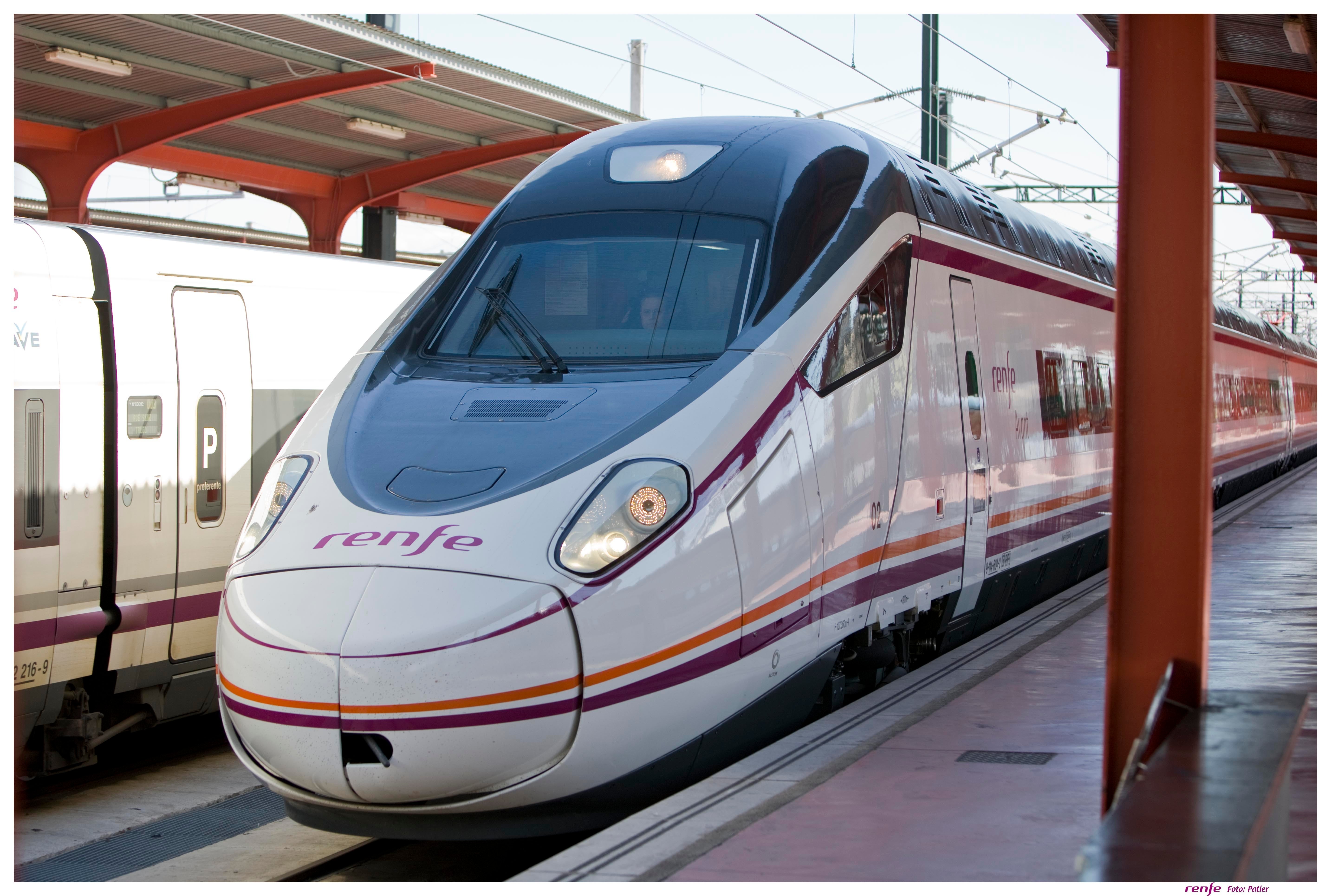 Restablecida la alta velocidad entre Madrid y Barcelona tras ser interrumpida durante una hora por un arrollamiento en Alcalá de Henares Restablecida la alta velocidad entre Madrid y Barcelona tras ser interrumpida durante una hora por un arrollamiento en Alcalá de Henares