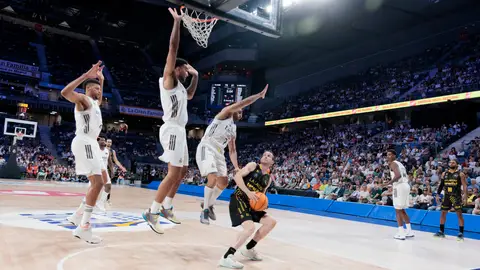 Marcelinho Huertas Marcelinho Huertas