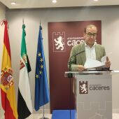 El alcalde de Cáceres anuncia un recurso de alzada contra la orden ministerial de retirada de la Cruz de los Caídos