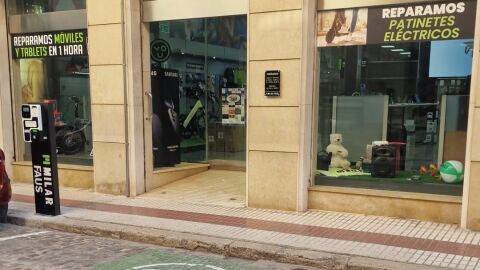 Establecimiento de Milar Faus con el punto de recarga en Algemes&iacute;