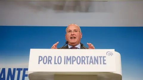 El secretario general del Partido Popular, Miguel Tellado, durante la rueda de prensa posterior al Comité de Dirección del PP El secretario general del Partido Popular, Miguel Tellado, durante la rueda de prensa posterior al Comité de Dirección del PP