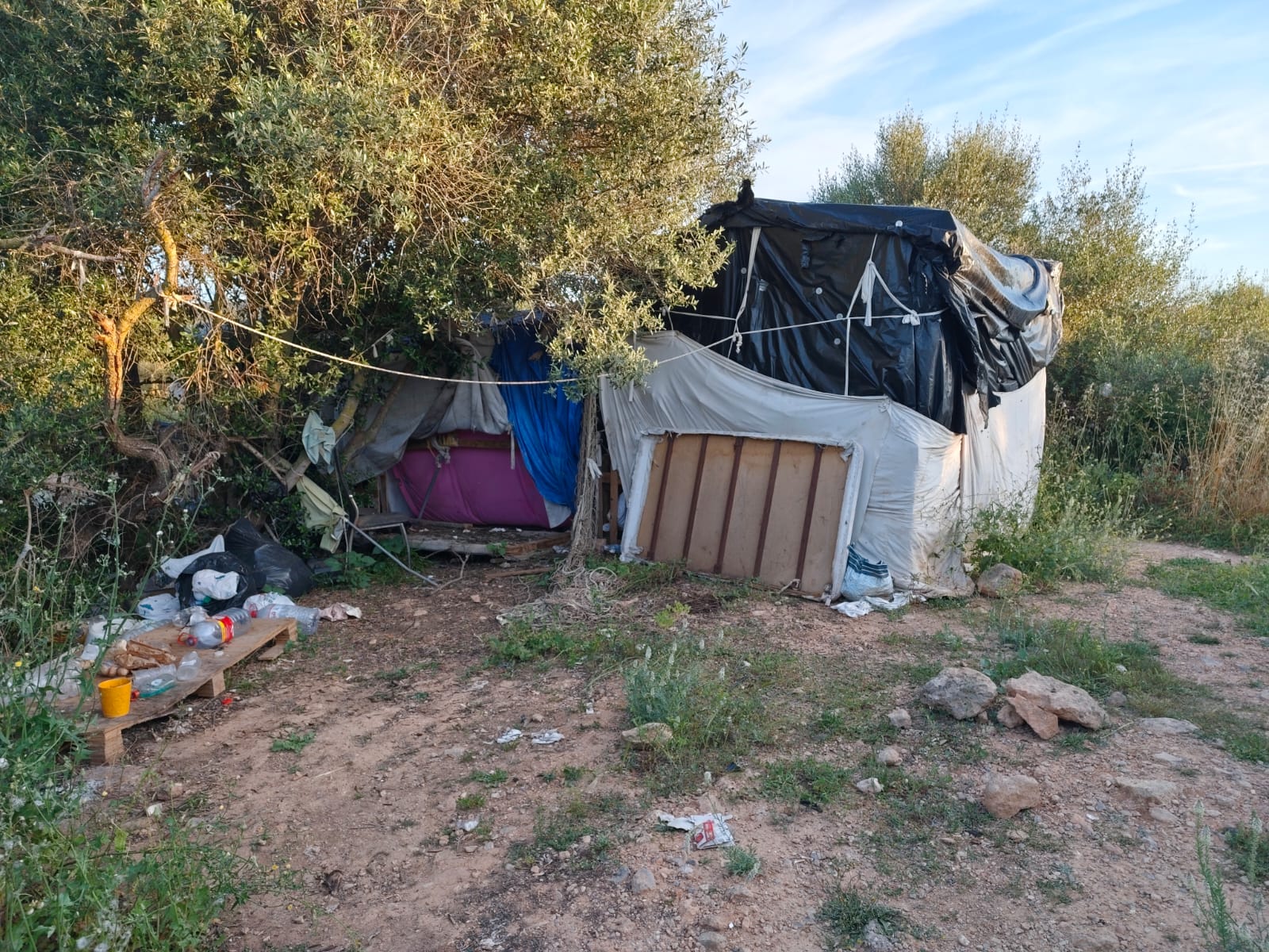 Los últimos días del enésimo asentamiento ilegal de Ibiza Los últimos días del enésimo asentamiento ilegal de Ibiza