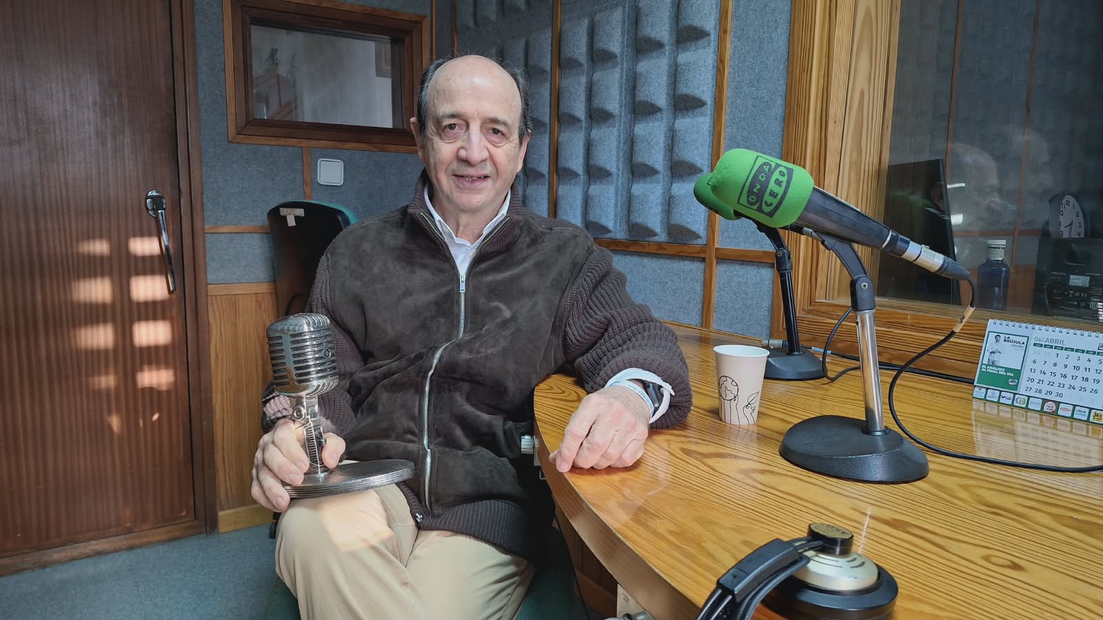 Carlos Rodríguez: “La verdadera vocación del médico es ayudar a los demás” Carlos Rodríguez: “La verdadera vocación del médico es ayudar a los demás”