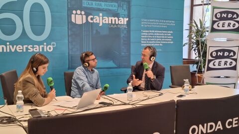 Momento de la entrevista con el presidente de CAJAMAR