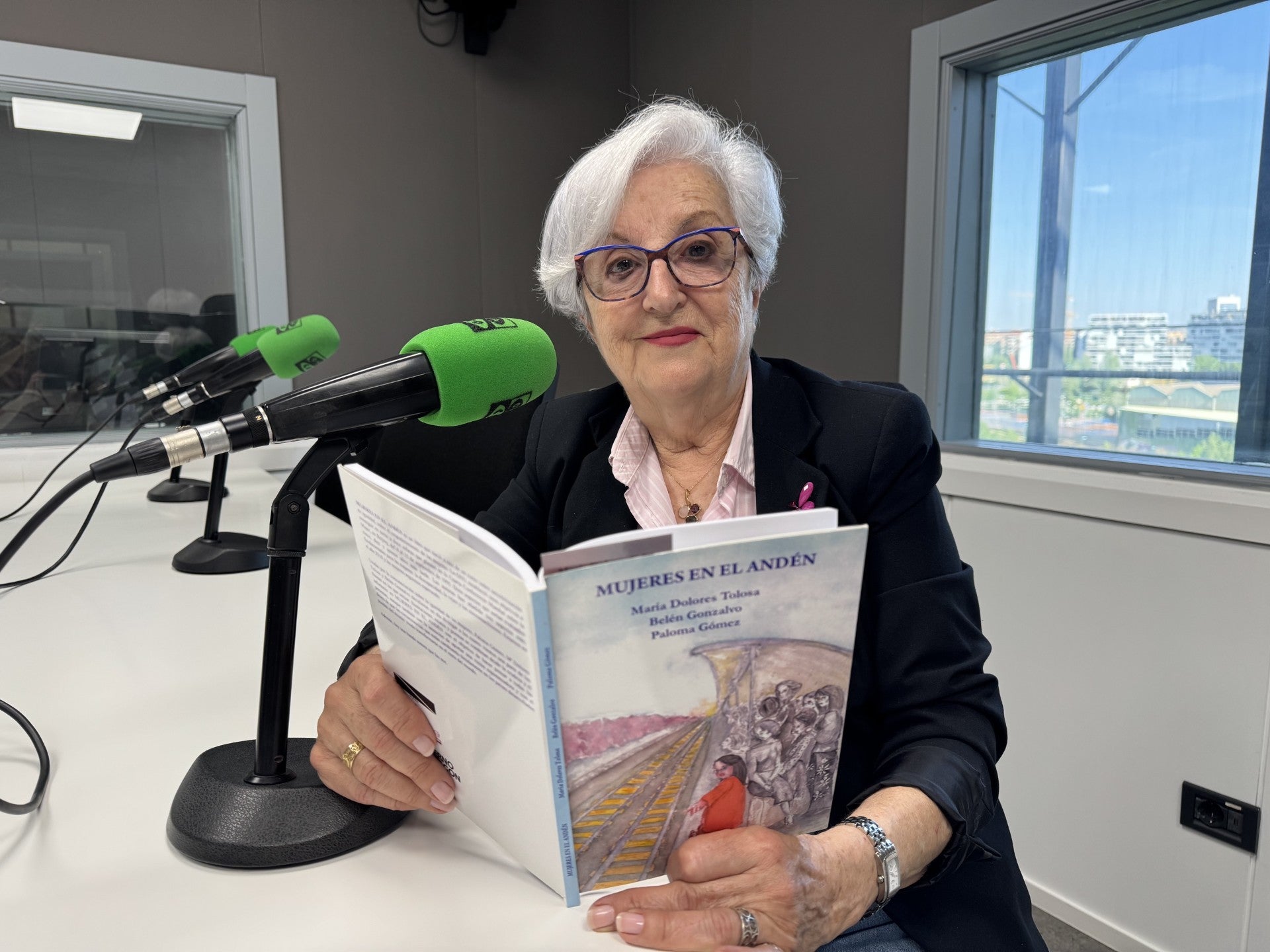 Mujeres en el andén: relatos para mostrar la desigualdad en la sociedad Mujeres en el andén: relatos para mostrar la desigualdad en la sociedad