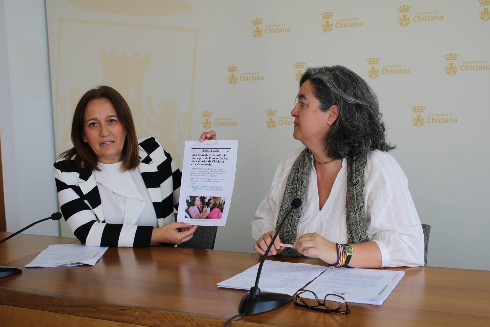 Las obras de la escalera del CEIP 'La Atlántida' son "competencia de la Junta", defiende el Ayuntamiento de Chiclana Las obras de la escalera del CEIP 'La Atlántida' son "competencia de la Junta", defiende el Ayuntamiento de Chiclana