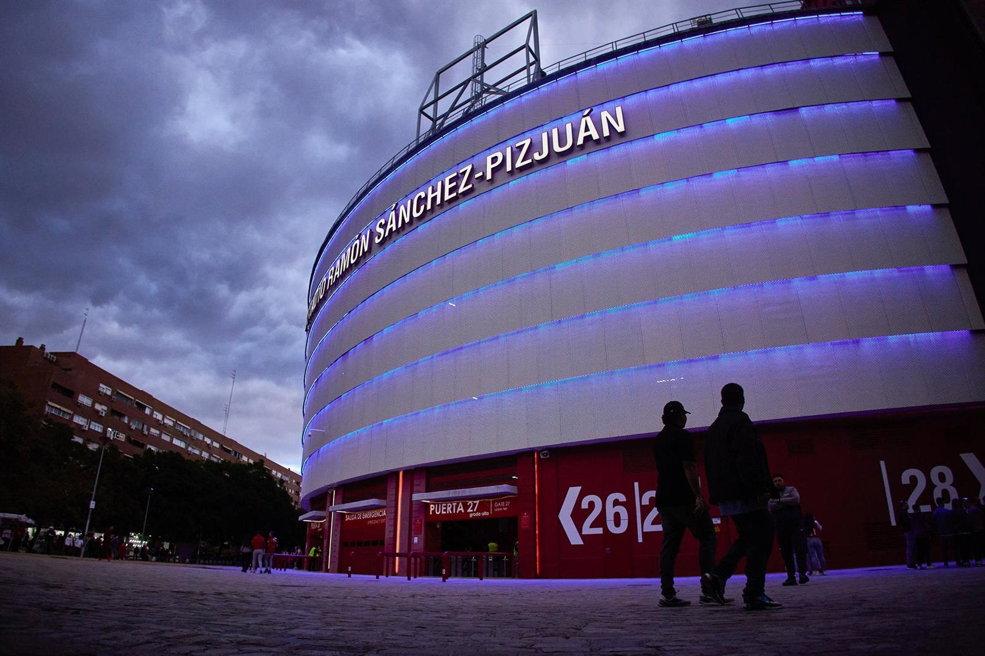 El nuevo Sánchez Pizjuán prevé un aparcamiento subterráneo para vecinos y una gran plaza pública El nuevo Sánchez Pizjuán prevé un aparcamiento subterráneo para vecinos y una gran plaza pública