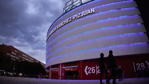 El nuevo Sánchez Pizjuán prevé un aparcamiento subterráneo para vecinos y una gran plaza pública El nuevo Sánchez Pizjuán prevé un aparcamiento subterráneo para vecinos y una gran plaza pública