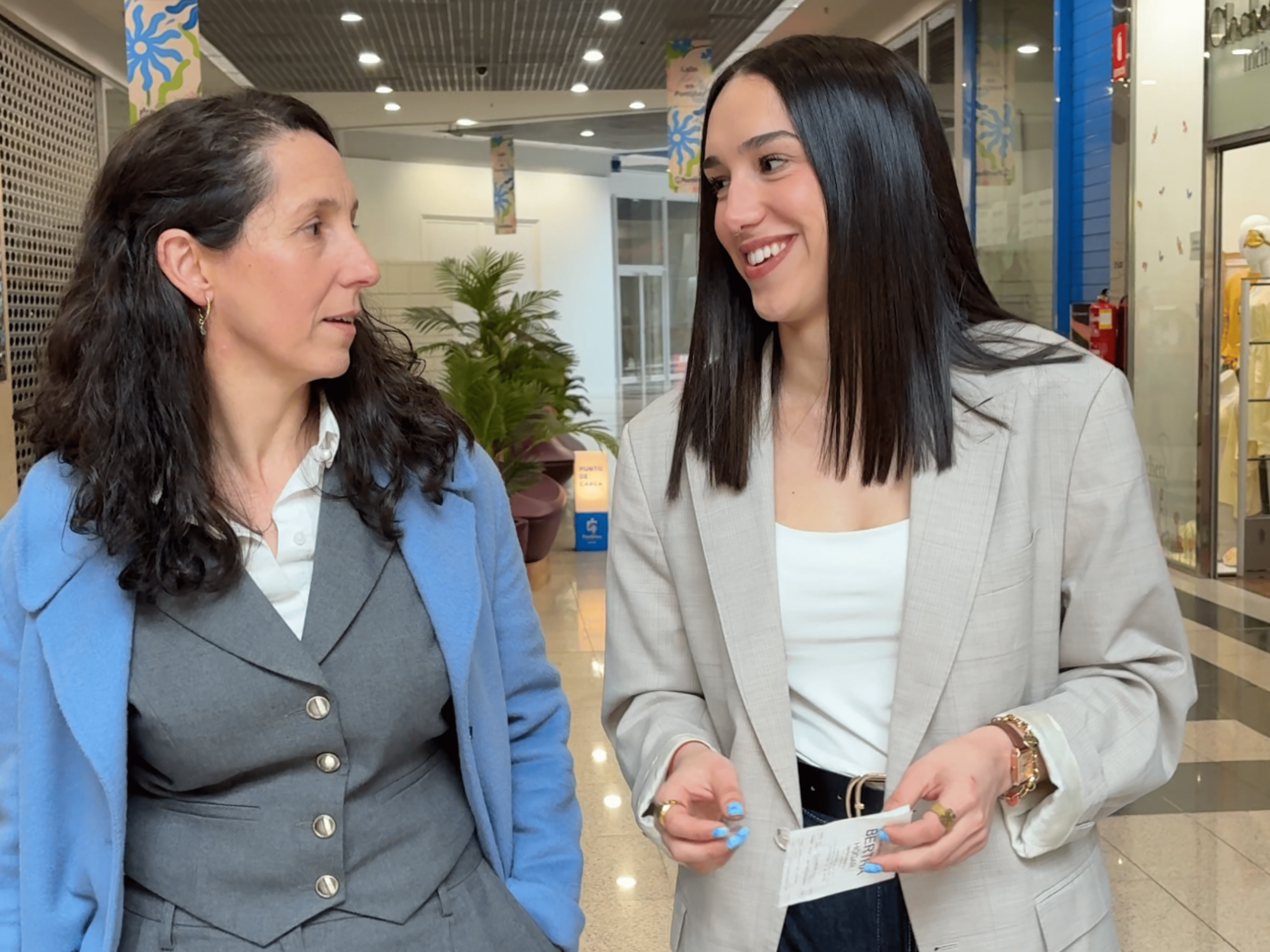 O centro comercial Pontiñas celebra o día da nai con sorteos e agasallos das diferentes tendas da rede comercial O centro comercial Pontiñas celebra o día da nai con sorteos e agasallos das diferentes tendas da rede comercial
