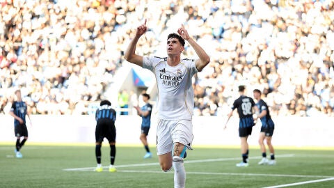Jacobo Ortega celebra su gol en la final de la UEFA Youth League 2026