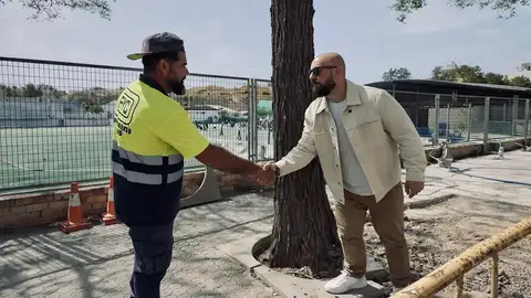 Germán Beardo visita una de las obras que se están realizando Germán Beardo visita una de las obras que se están realizando