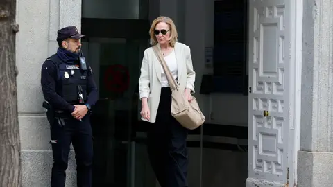 Ana María Aranda Jaraices, exsecretaria de Ábalos, a la salida este martes del Tribunal Supremo. Ana María Aranda Jaraices, exsecretaria de Ábalos, a la salida este martes del Tribunal Supremo.
