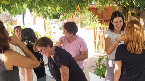 Imagen archivo clase de risoterapia. 