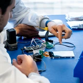 La FP Dual impulsa la inserción laboral juvenil con tasas de empleabilidad superiores al 80 %, según un estudio de Zona FP La FP Dual impulsa la inserción laboral juvenil con tasas de empleabilidad superiores al 80 %, según un estudio de Zona FP