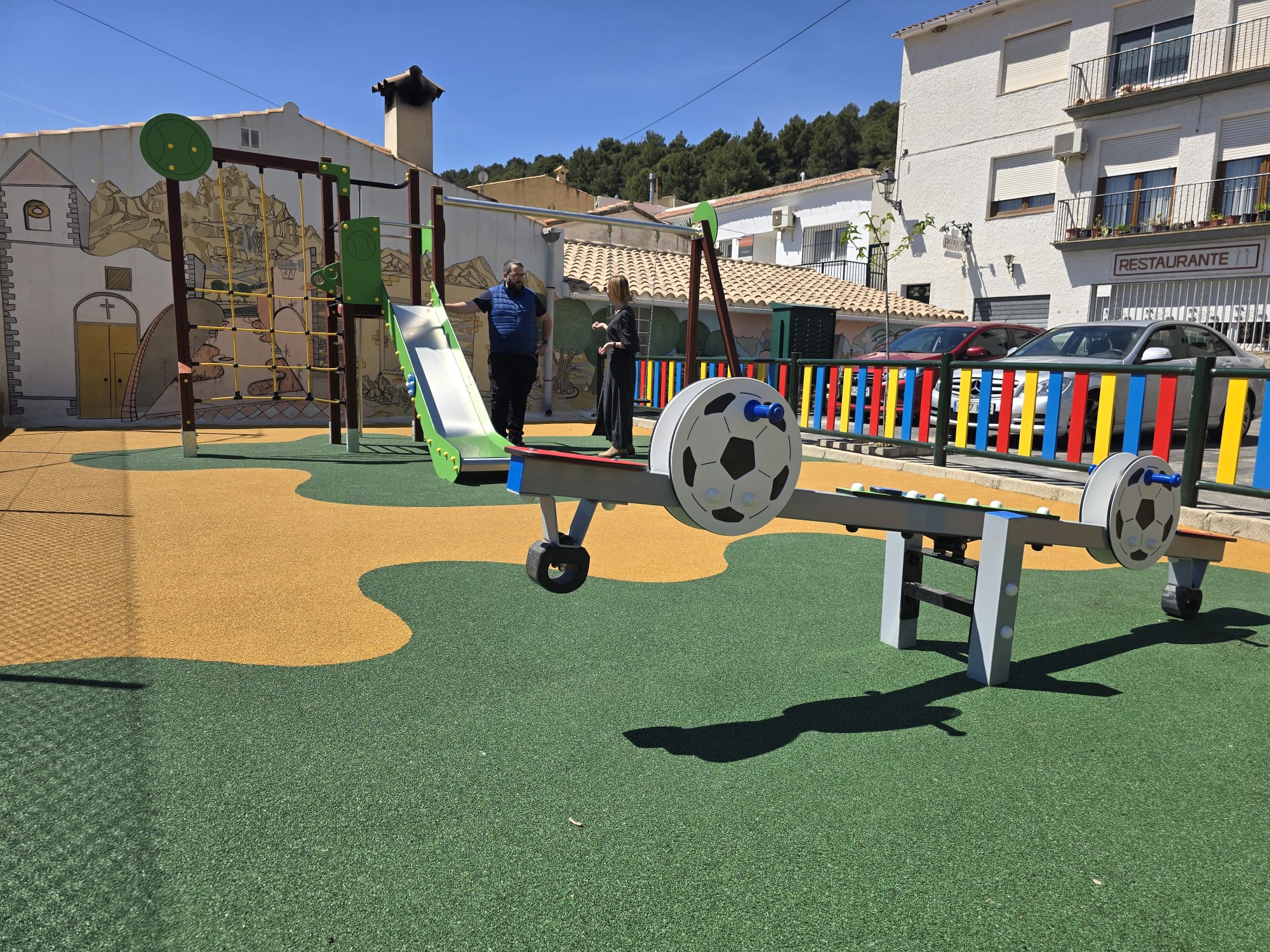Confrides y l’Abdet cuentan ya con nuevos parques infantiles tras una inversión cercana a los 60.000 euros Confrides y l’Abdet cuentan ya con nuevos parques infantiles tras una inversión cercana a los 60.000 euros