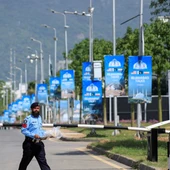 Un agente de policía camina por las instalaciones del Hotel Serena, mientras Pakistán se prepara para recibir a Estados Unidos e Irán para la segunda fase de las conversaciones de paz en Islamabad/ REUTERS/Akhtar Soomro Un agente de policía camina por las instalaciones del Hotel Serena, mientras Pakistán se prepara para recibir a Estados Unidos e Irán para la segunda fase de las conversaciones de paz en Islamabad/ REUTERS/Akhtar Soomro