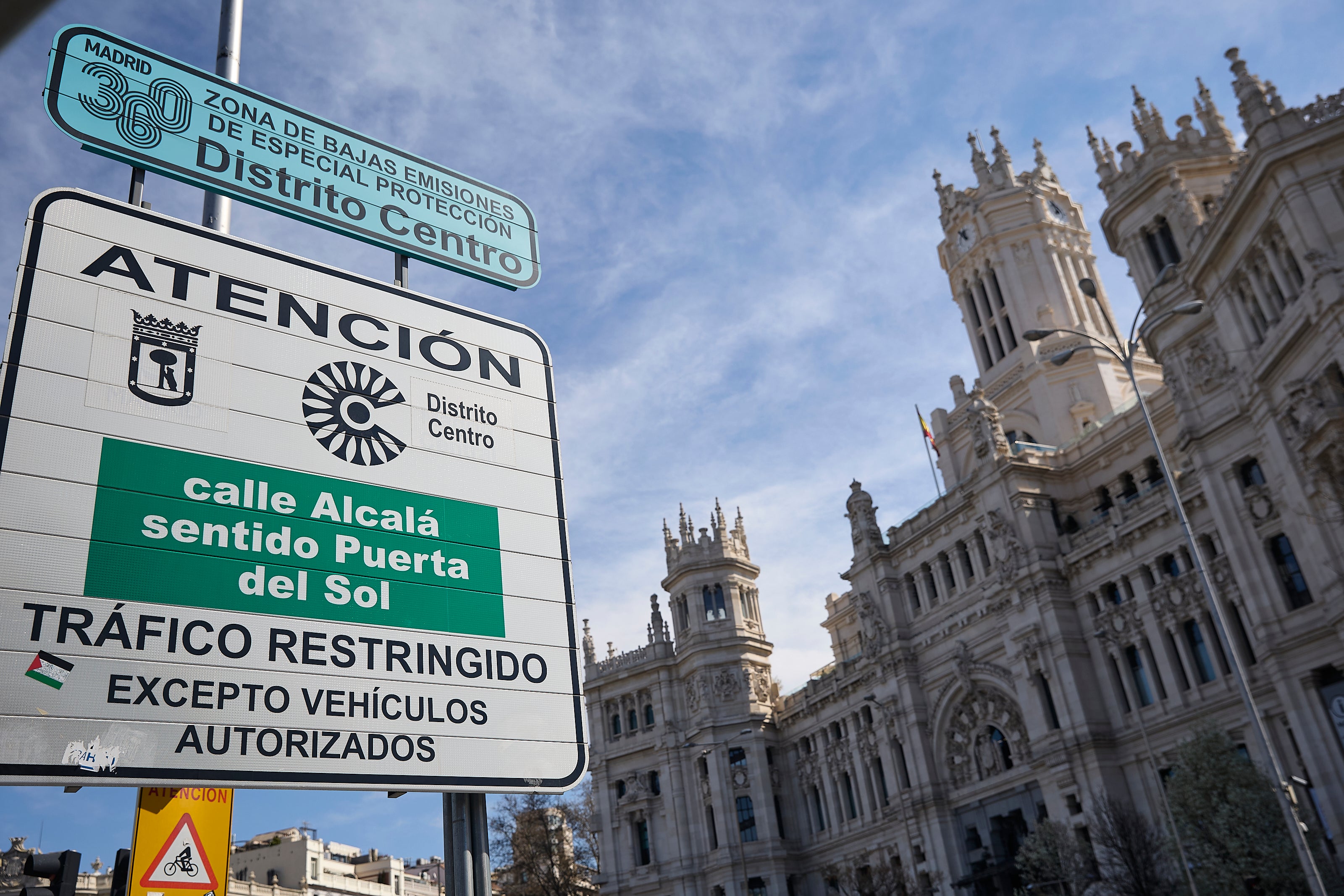 El Ayuntamiento de Madrid no devolverá el dinero de las multas de las ZBE porque la sentencia del Supremo "no tiene efecto retroactivo" El Ayuntamiento de Madrid no devolverá el dinero de las multas de las ZBE porque la sentencia del Supremo "no tiene efecto retroactivo"