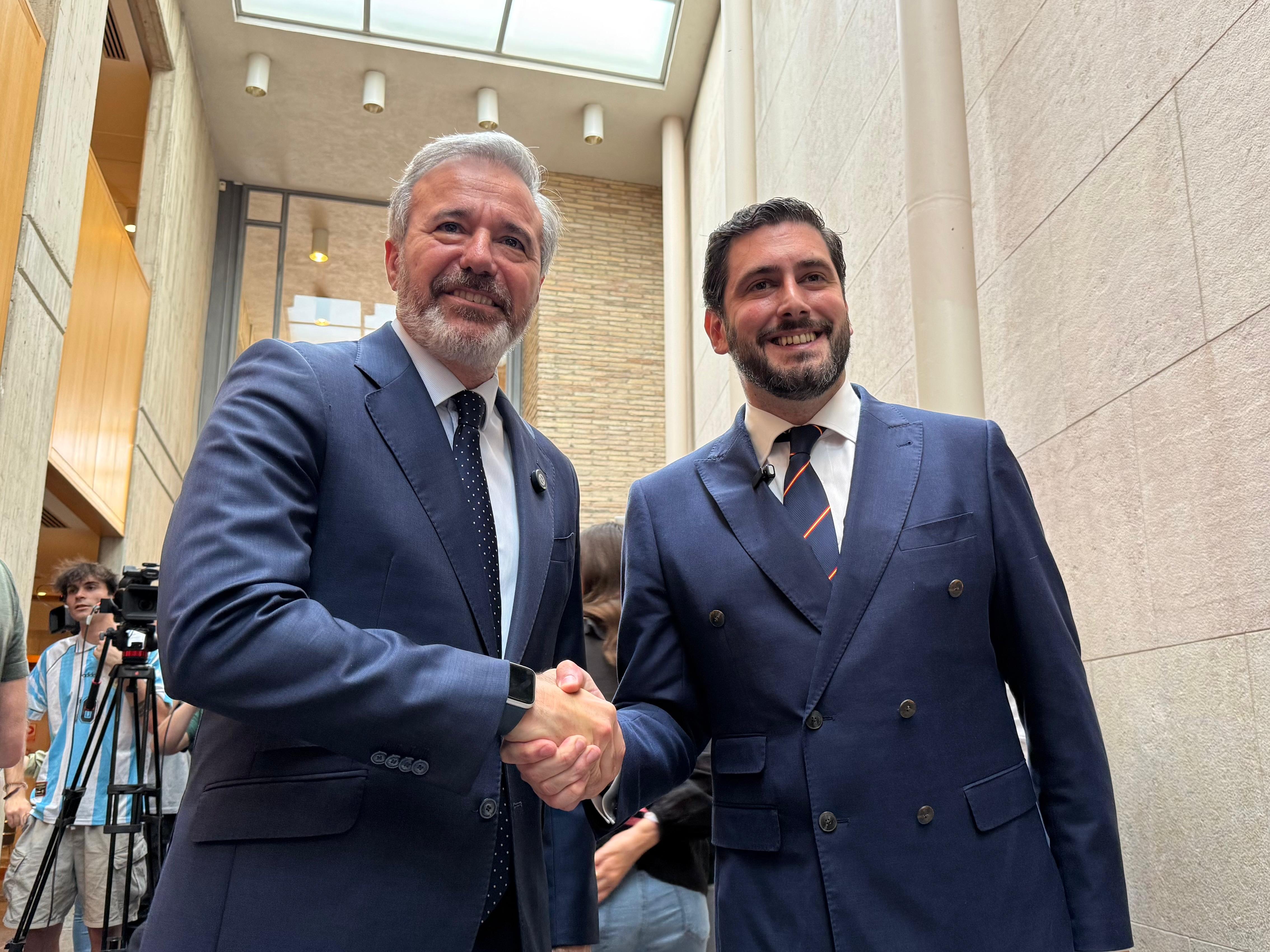 PP y VOX llegan a un acuerdo para la investidura de Azcón PP y VOX llegan a un acuerdo para la investidura de Azcón