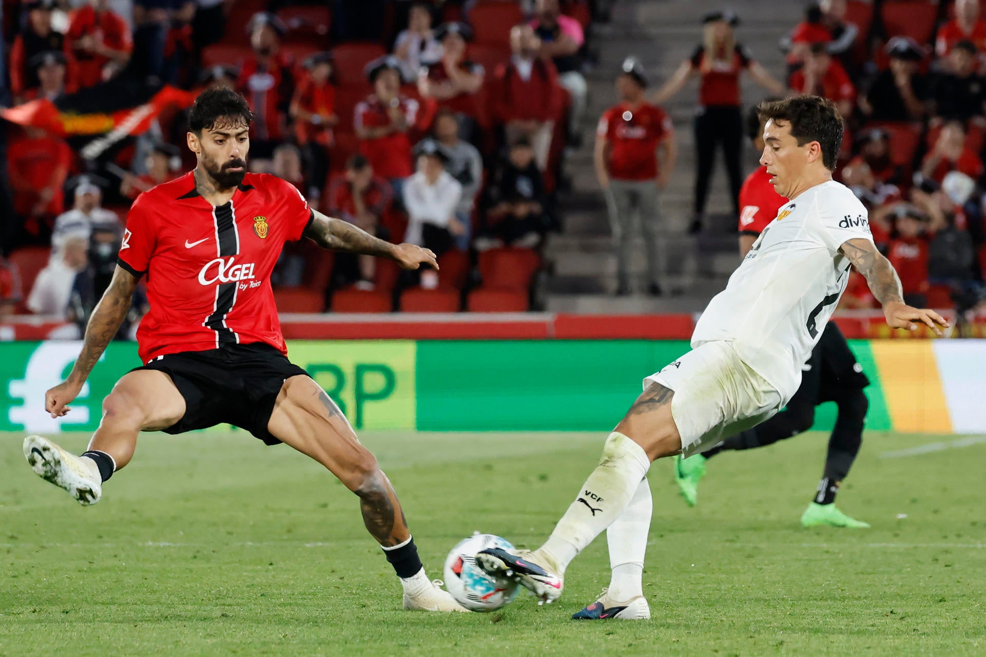 El Valencia recata un punto en un mal partido ante el Mallorca El Valencia recata un punto en un mal partido ante el Mallorca