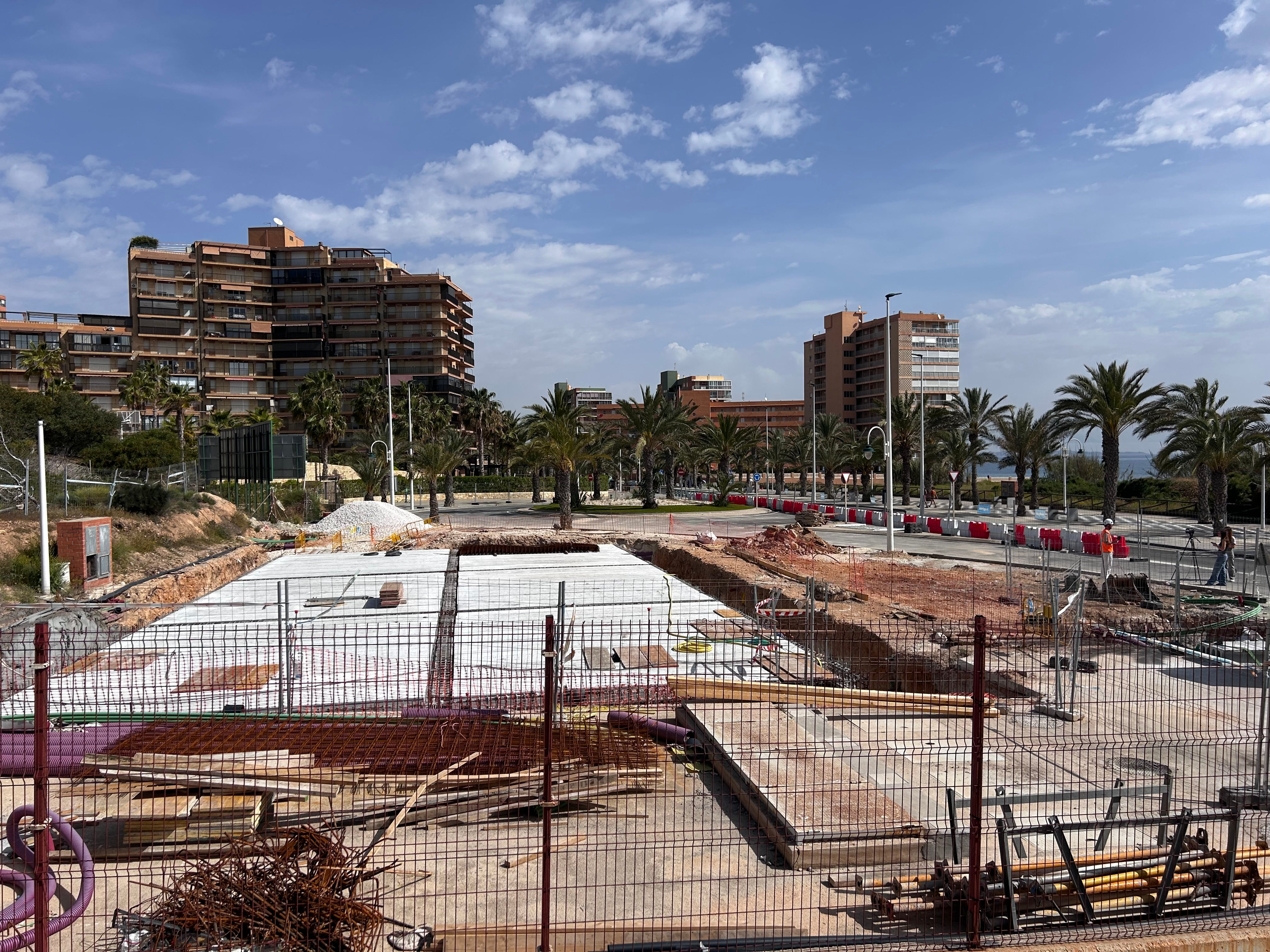 Las obras del nuevo tanque de tormentas en Los Arenales del Sol de Elche entran en su recta final Las obras del nuevo tanque de tormentas en Los Arenales del Sol de Elche entran en su recta final