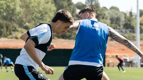 Alex Calatrava durante un entrenamiento con el CD Castellón Alex Calatrava durante un entrenamiento con el CD Castellón