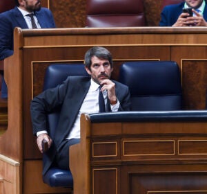 El ministro de Cultura, Ernest Urtasun, ha comparecido en el Congreso para hablar de las pinturas de Sijena