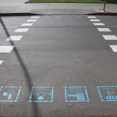 Vila-real incorpora pictogramas en pasos de peatones para mejorar la seguridad y la inclusión Vila-real incorpora pictogramas en pasos de peatones para mejorar la seguridad y la inclusión