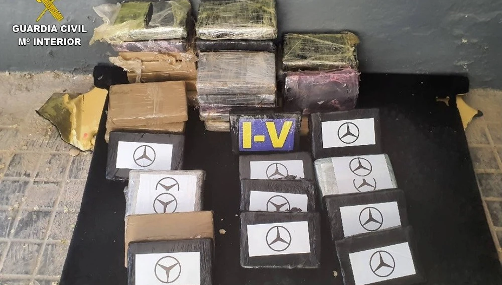Material incautado por la Guardia Civil Material incautado por la Guardia Civil