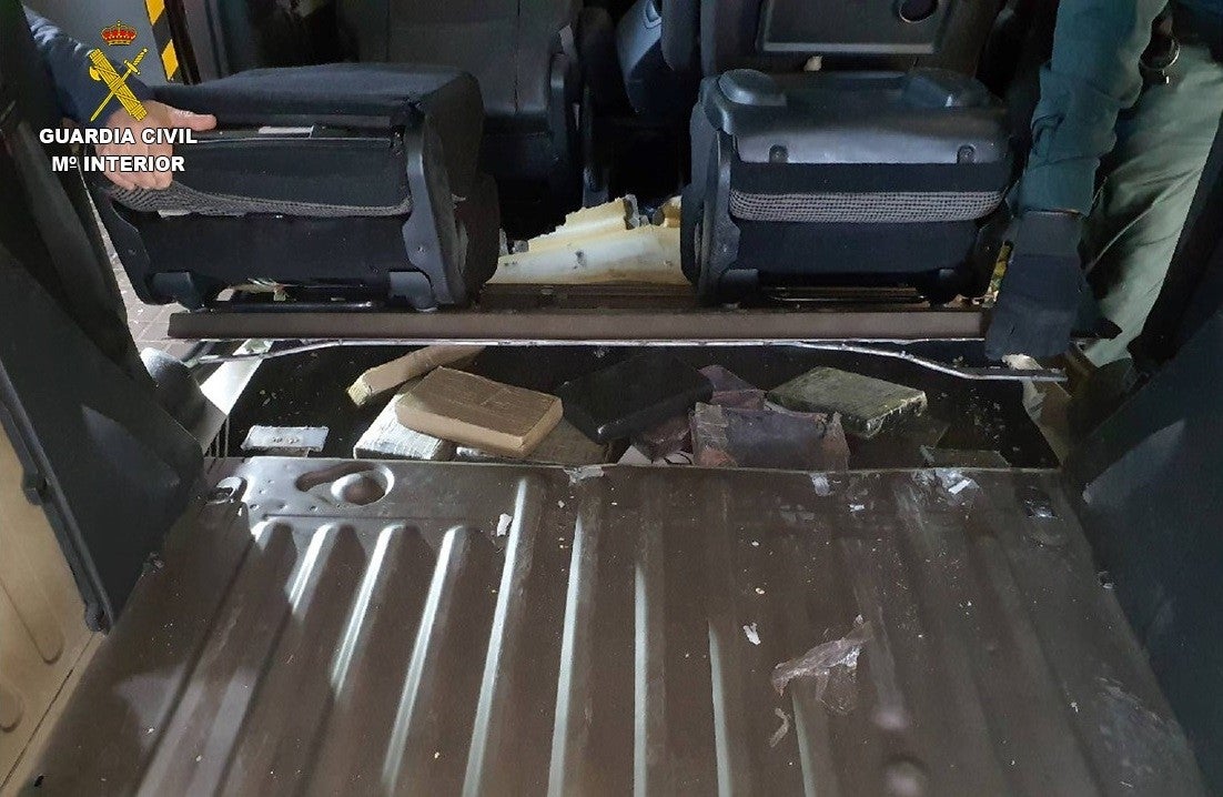Interceptan un vehículo con 46 kilos de cocaína en la A-4 en Manzanares Interceptan un vehículo con 46 kilos de cocaína en la A-4 en Manzanares