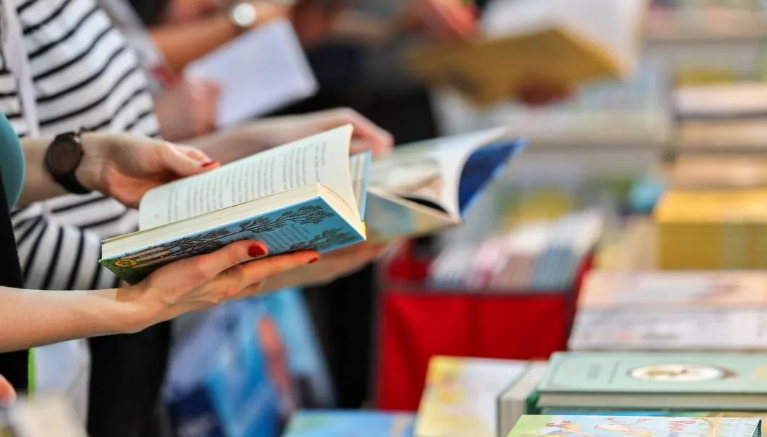 La Marina Baixa celebra el Día del Libro con cultura, música y actividades para todos La Marina Baixa celebra el Día del Libro con cultura, música y actividades para todos