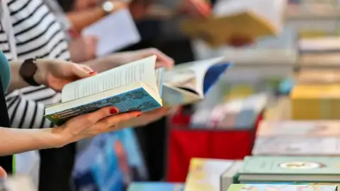 La Marina Baixa celebra el Día del Libro con cultura, música y actividades para todos La Marina Baixa celebra el Día del Libro con cultura, música y actividades para todos