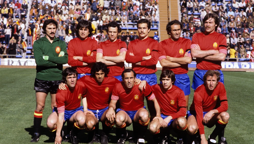 La selección española antes de disputar un partido de fase de grupos frente a Austria, en 1978. La selección española antes de disputar un partido de fase de grupos frente a Austria, en 1978.