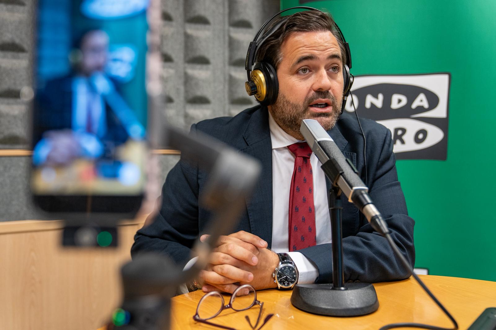 Núñez sobre la prioridad nacional: "No va a haber ninguna ilegalidad ni Extremadura, ni en ningún acuerdo de gobierno en el que esté el Partido Popular" Núñez sobre la prioridad nacional: "No va a haber ninguna ilegalidad ni Extremadura, ni en ningún acuerdo de gobierno en el que esté el Partido Popular"