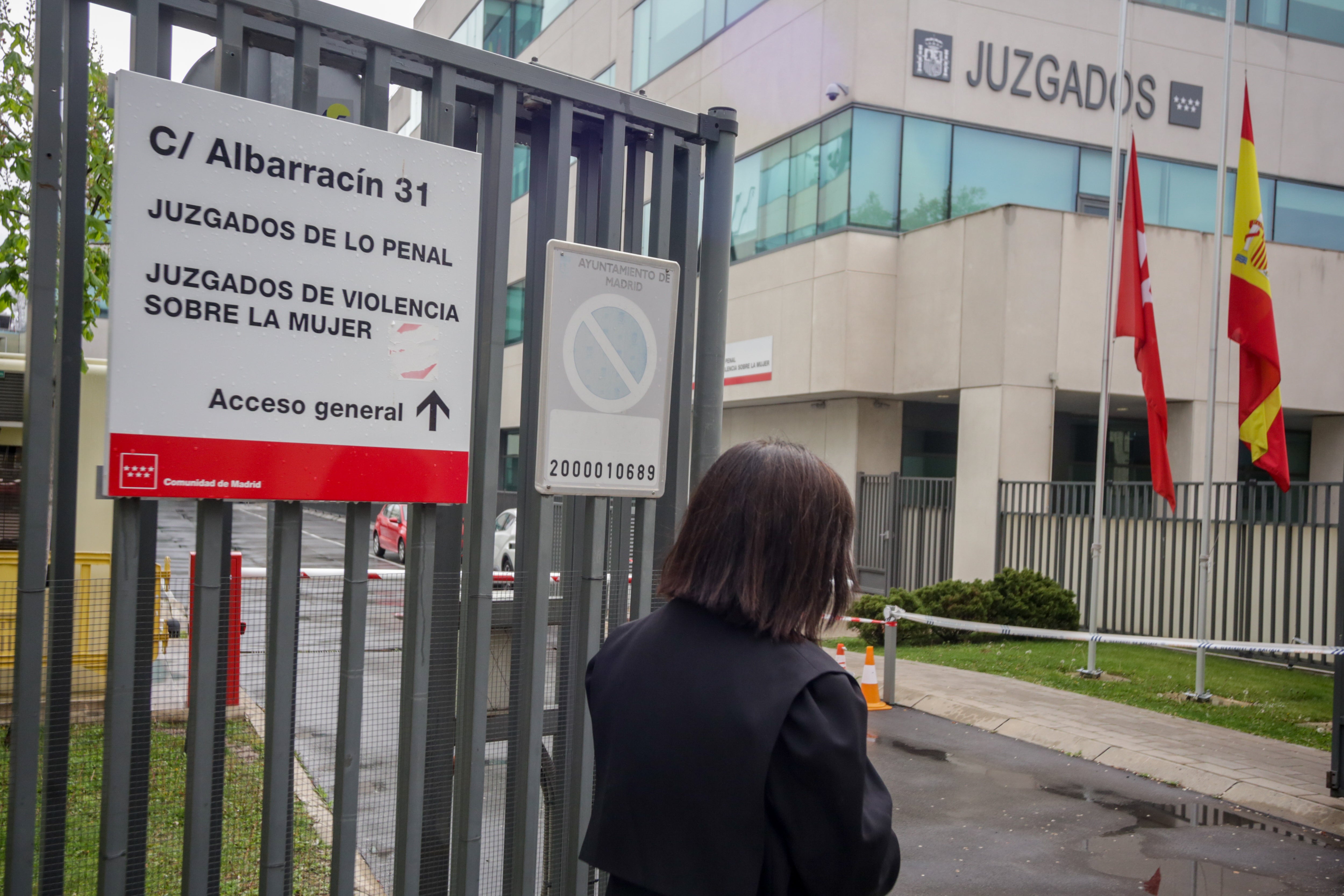Críticas al "machismo impresionante" del juez del caso contra el exDAO: de las "ventajas" de las mujeres al "lavado de coco" a sus hijos Críticas al "machismo impresionante" del juez del caso contra el exDAO: de las "ventajas" de las mujeres al "lavado de coco" a sus hijos