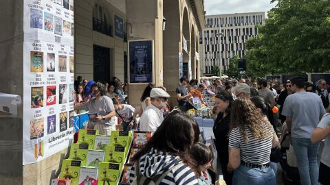 Libreros en el Día del Libro en Zaragoza Libreros en el Día del Libro en Zaragoza