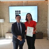 Esther Soler, enfermera del Hospital General Universitario de Elche tras recoger el premio.