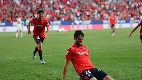 Catena celebra el gol de la victoria ante el Sevilla Catena celebra el gol de la victoria ante el Sevilla