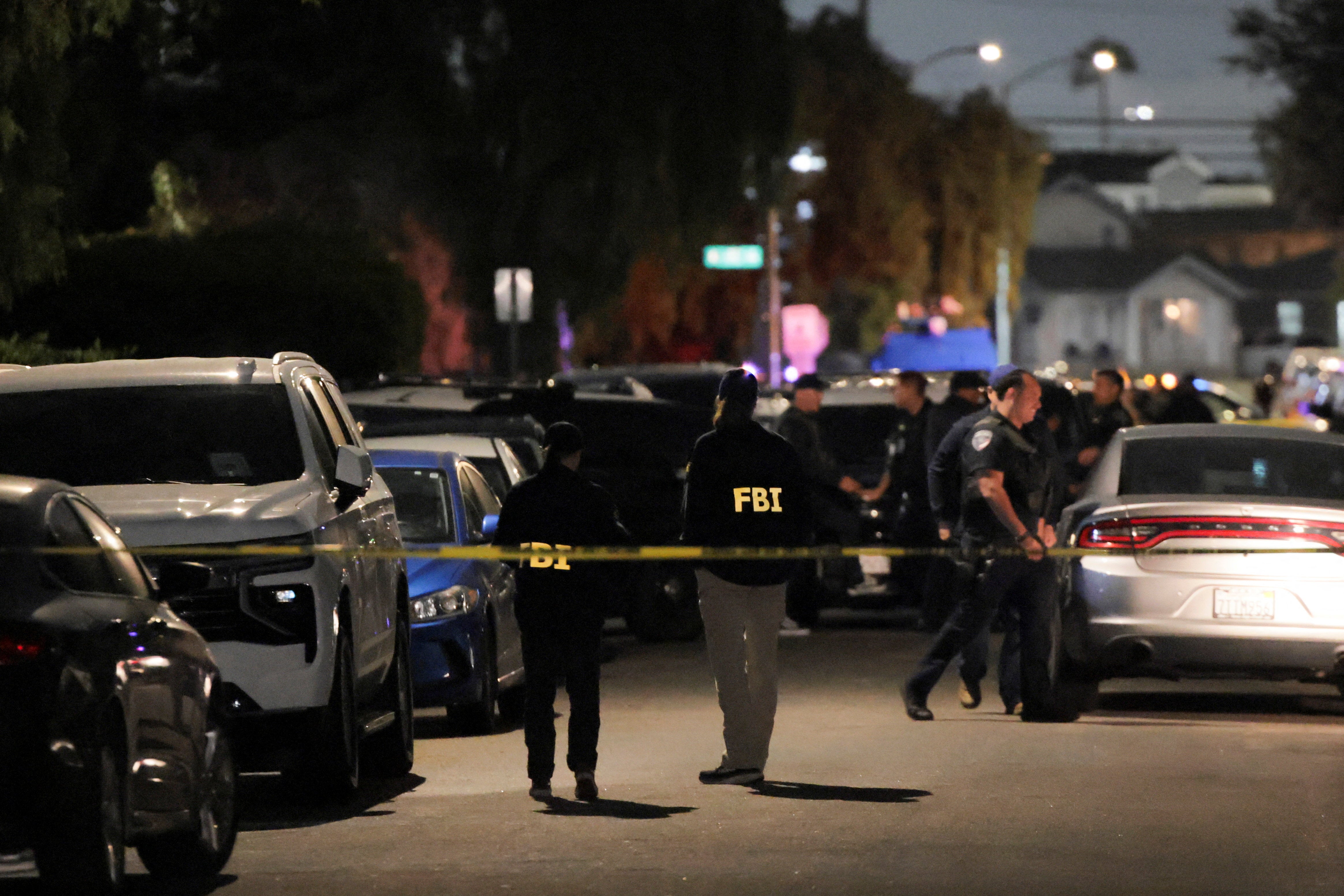 Efectivos del FBI tras el tiroteo en Washington Efectivos del FBI tras el tiroteo en Washington