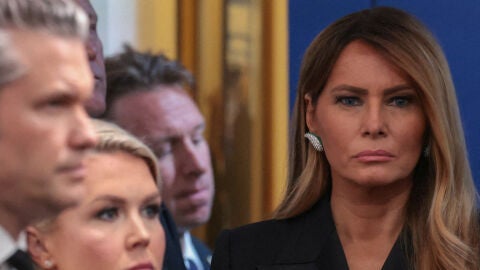 Imagen de la Primera Dama, Melania Trump, durante la comparecencia de Donald Trump en la Casa Blanca tras el tiroteo Imagen de la Primera Dama, Melania Trump, durante la comparecencia de Donald Trump en la Casa Blanca tras el tiroteo