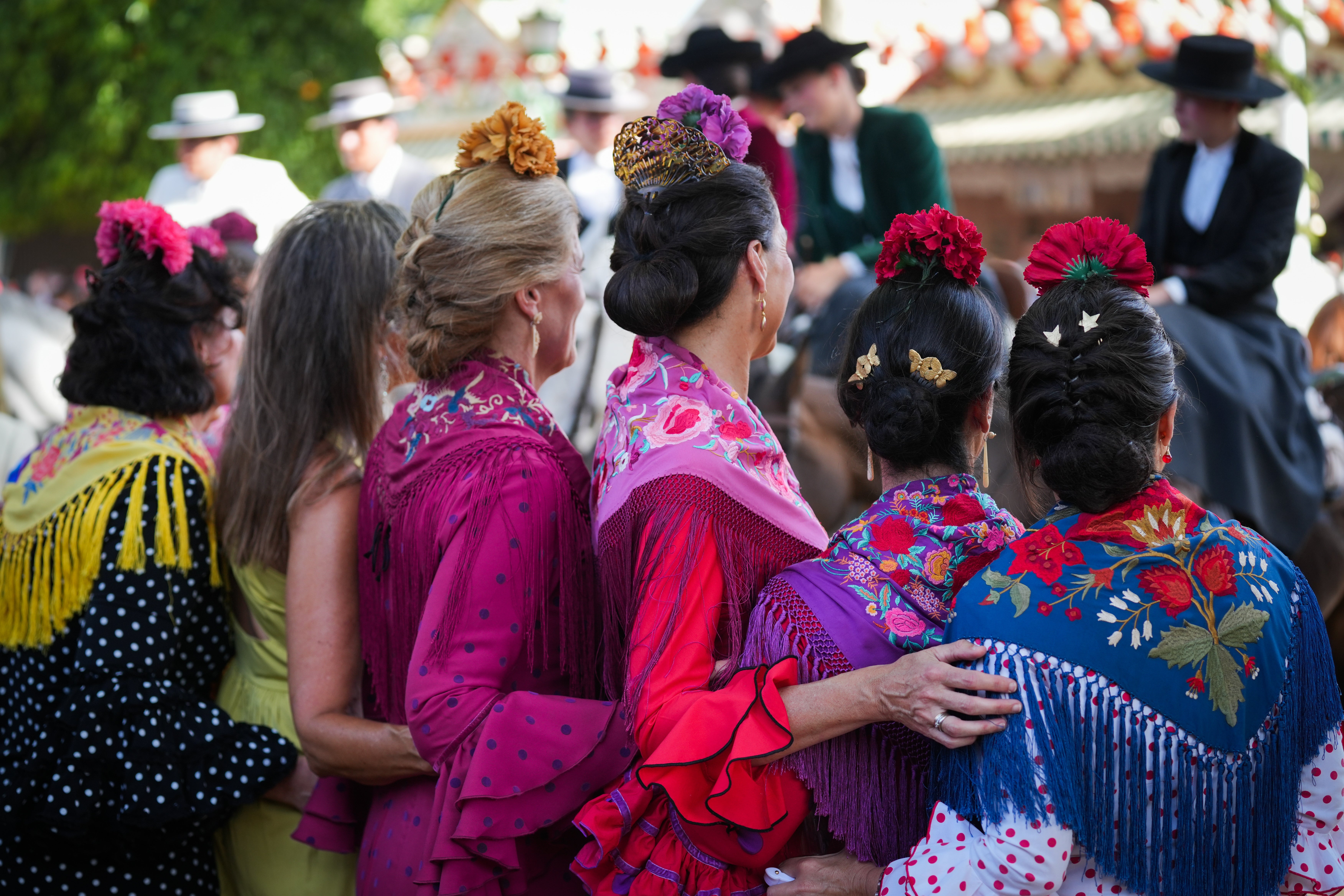 Fin de la Feria de Sevilla 2026: críticas a los influencers por la "gentrificación" del evento. Fin de la Feria de Sevilla 2026: críticas a los influencers por la "gentrificación" del evento.