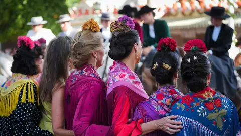 Fin de la Feria de Sevilla 2026: críticas a los influencers por la "gentrificación" del evento. Fin de la Feria de Sevilla 2026: críticas a los influencers por la "gentrificación" del evento.