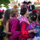 Fin de la Feria de Sevilla 2026: críticas a los influencers por la "gentrificación" del evento. Fin de la Feria de Sevilla 2026: críticas a los influencers por la "gentrificación" del evento.