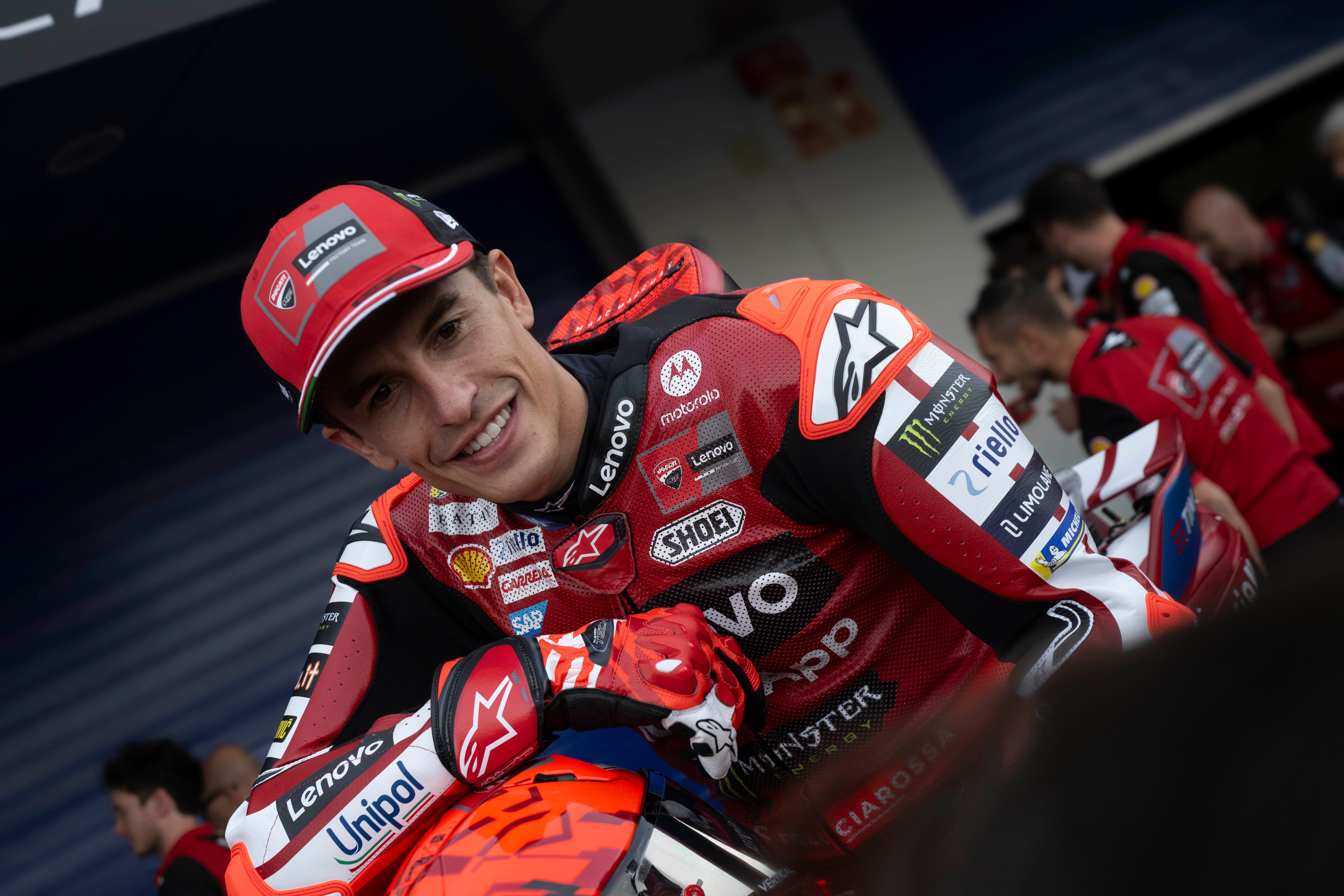 Marc Márquez se cae en la segunda vuelta del Gran Premio de España de MotoGP Marc Márquez se cae en la segunda vuelta del Gran Premio de España de MotoGP